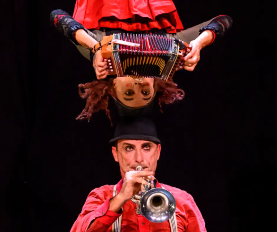 Compagnia Baccalà's OH OH featuring performers Camilla Pessi & Simone Fassari (Photo by Djamila Agustoni)